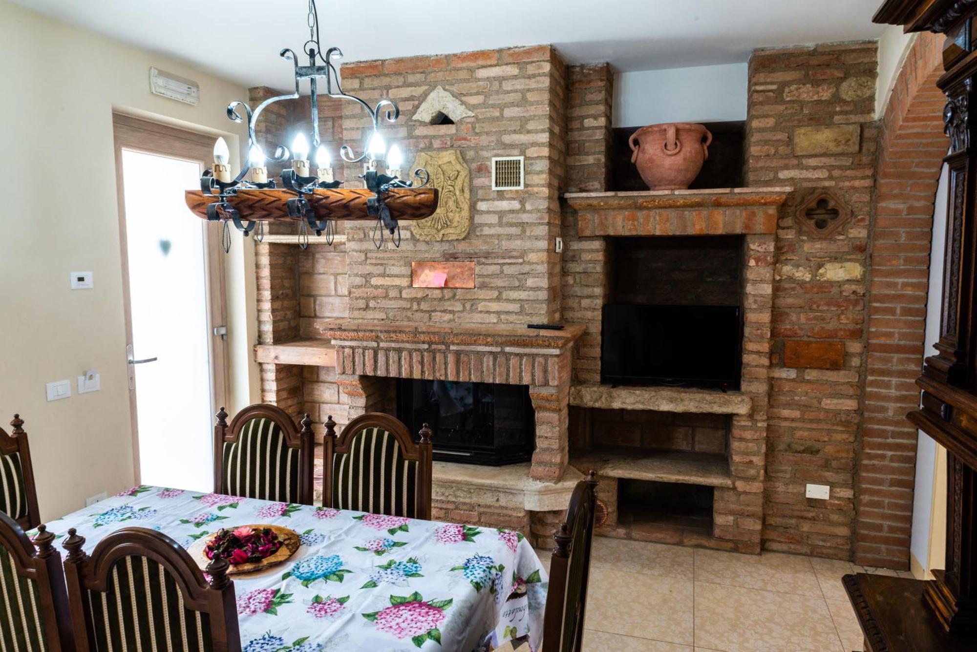 Agriturismo Le Fontanelle Da Valente Montichiari Room photo
